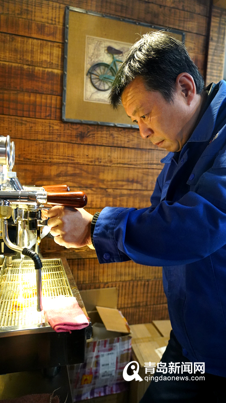 【我希望的2022】国棉厂老员工手工造出咖啡机 想让大家用上他的“国货”  第1张