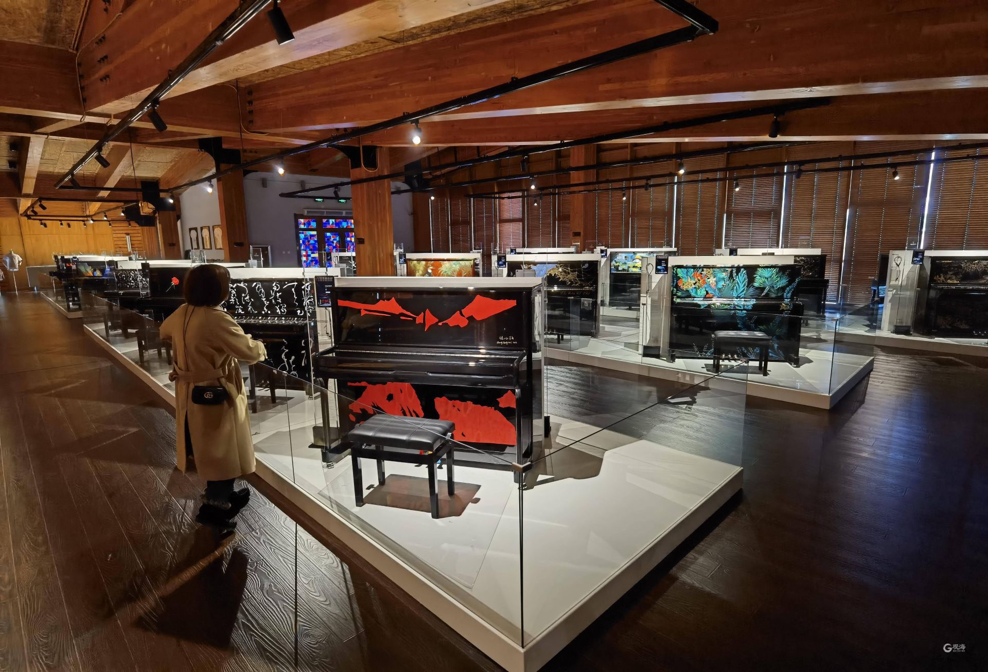 探访全球首家艺术钢琴馆：彩绘琴身颜值高  第1张